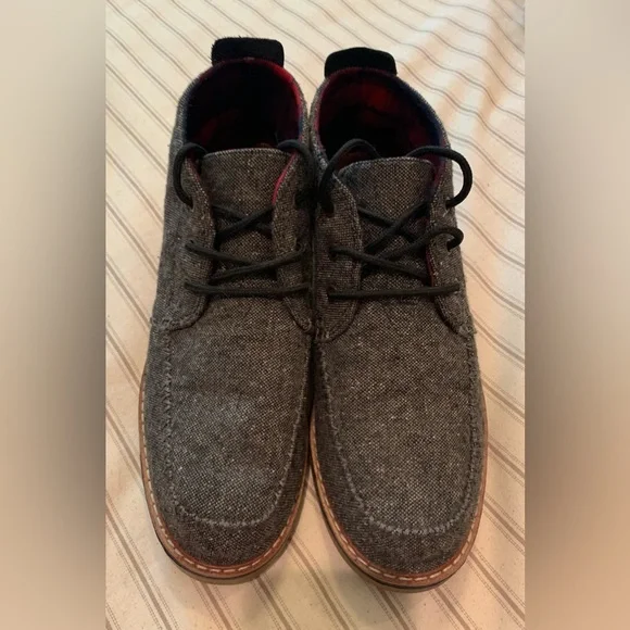 Toms Chukka Boots Gray Tweed Fabric with Red Plaid Lining Men\'s Size 10.5 Toms | Shoes | Toms Black Suede Chukka Shoes | Poshmark main image 2